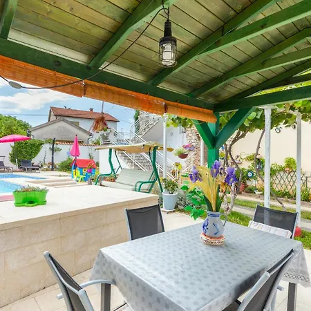 Lovely In With Kitchen * Valbandon